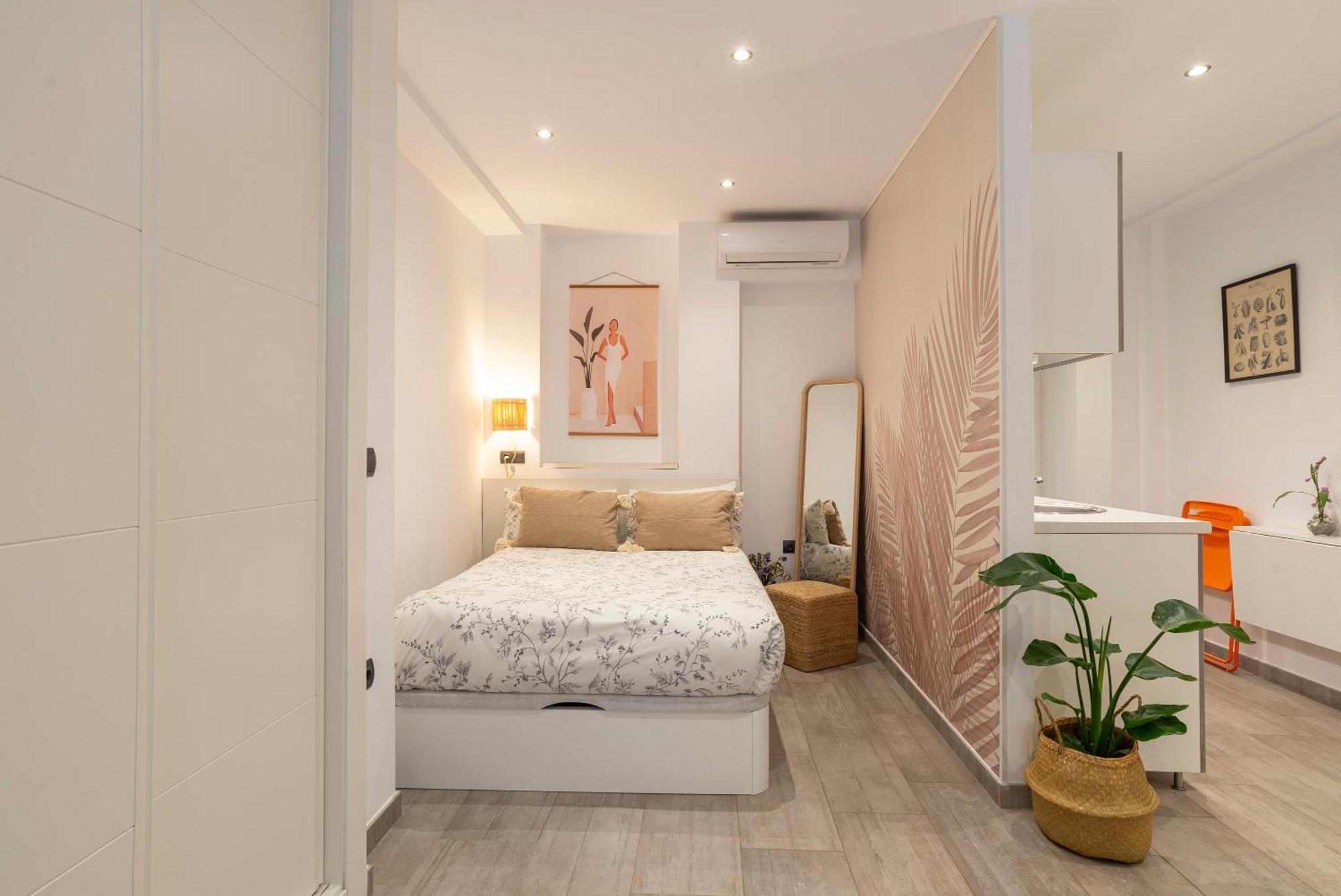 Andres Perez & Quiet Courtyard By Ele Apartments Málaga Buitenkant foto