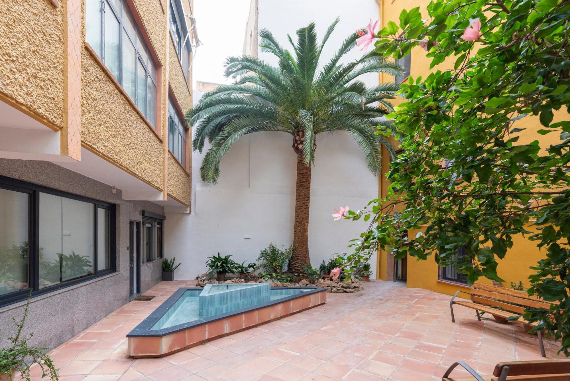 Andres Perez & Quiet Courtyard By Ele Apartments Málaga Buitenkant foto