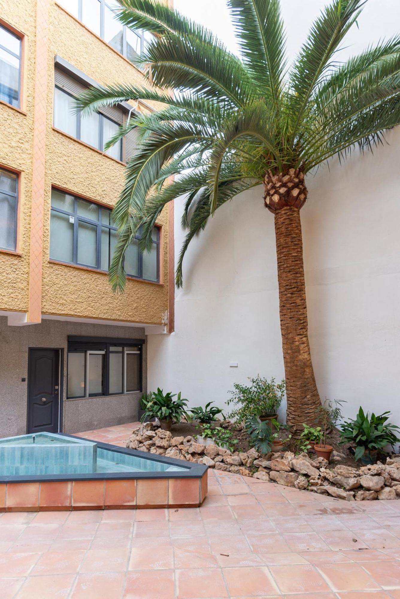 Andres Perez & Quiet Courtyard By Ele Apartments Málaga Buitenkant foto