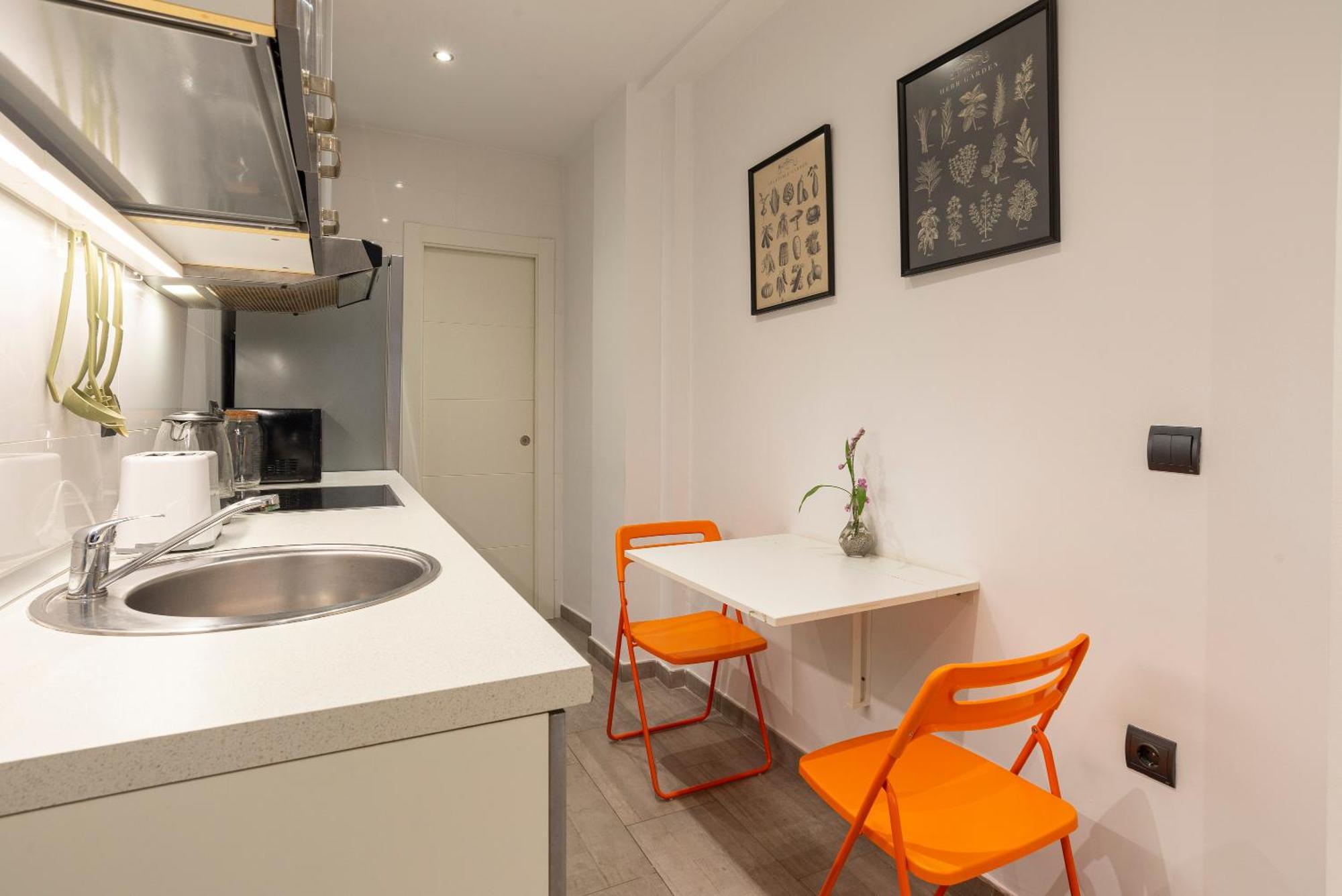 Andres Perez & Quiet Courtyard By Ele Apartments Málaga Buitenkant foto